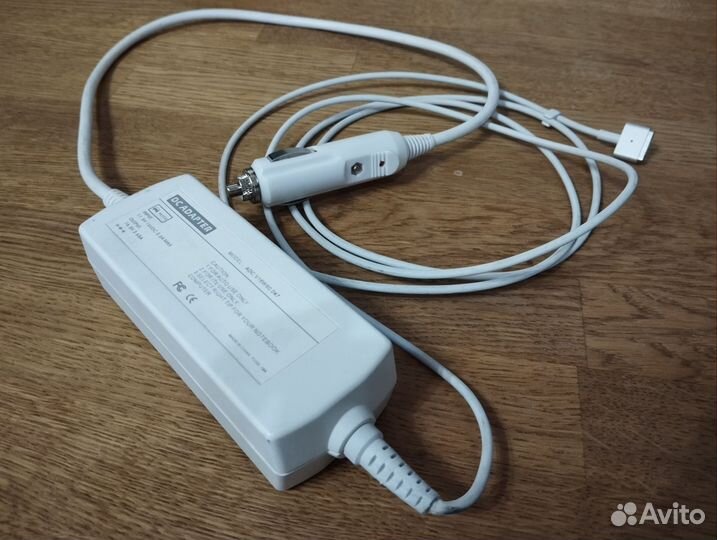 Автомобильная зарядка для ноутбука Apple Macbook