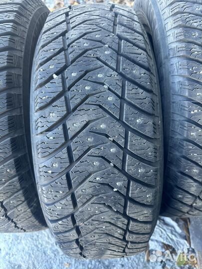 Yokohama Ice Guard IG65 215/60 R16