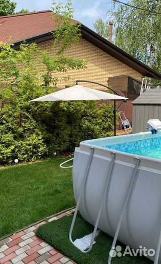 Зонт большой на боковой опоре для кафе и сада