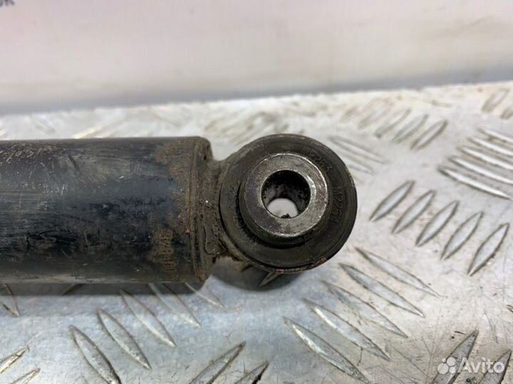 Амортизатор W212