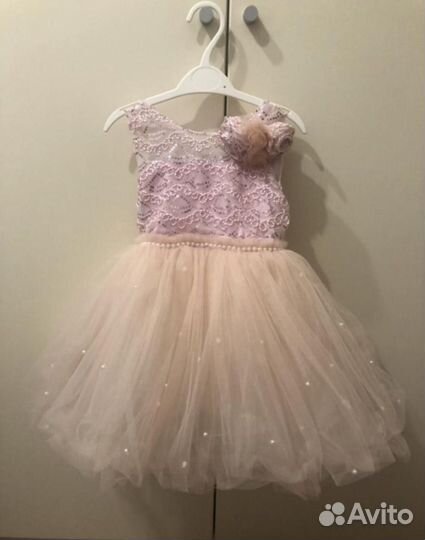 Платье праздничное