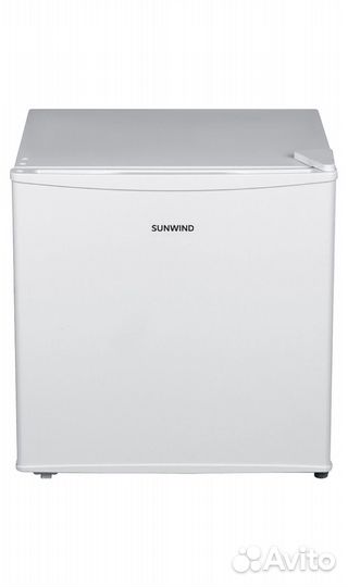 Холодильник Sunwind SCO054 белый