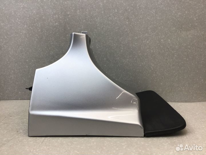 Брызговик передний левый Toyota Land Cruiser (120)