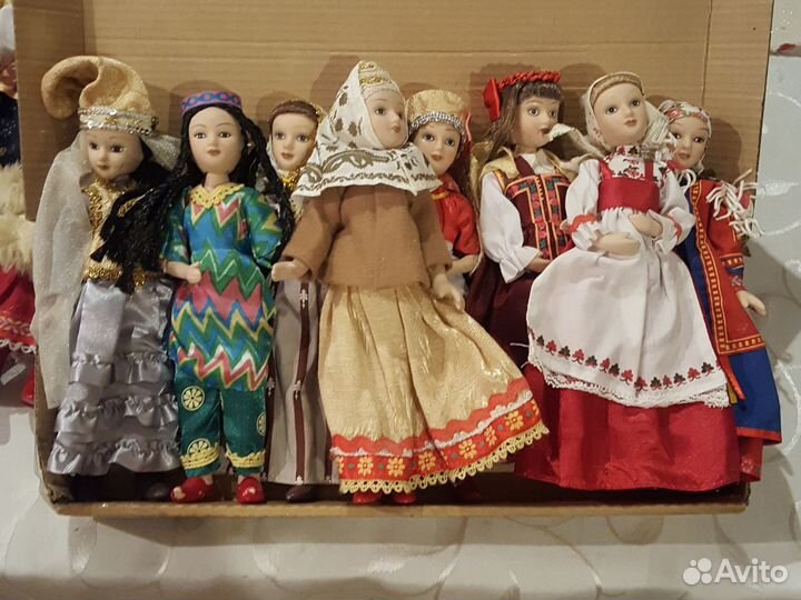 Кукла фарфоровая коллекционная