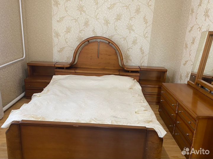 Спальный гарнитур бу