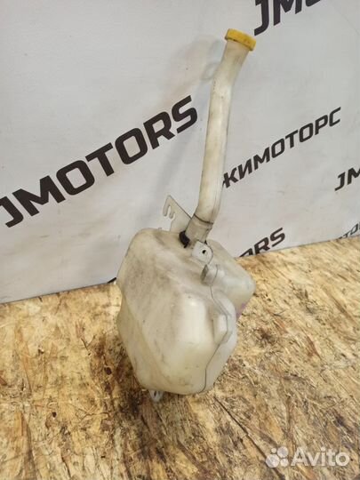 Бачок омывателя Nissan Serena C23