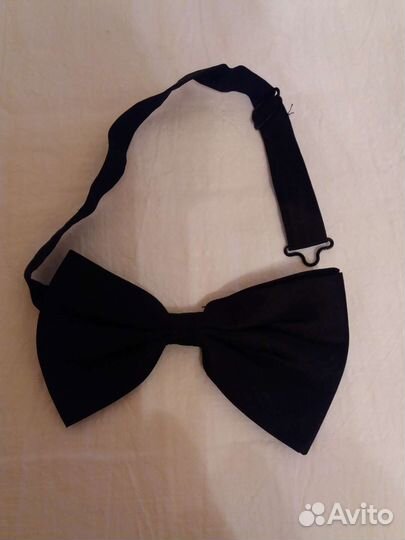 Кружевные жабо и атласные бантики