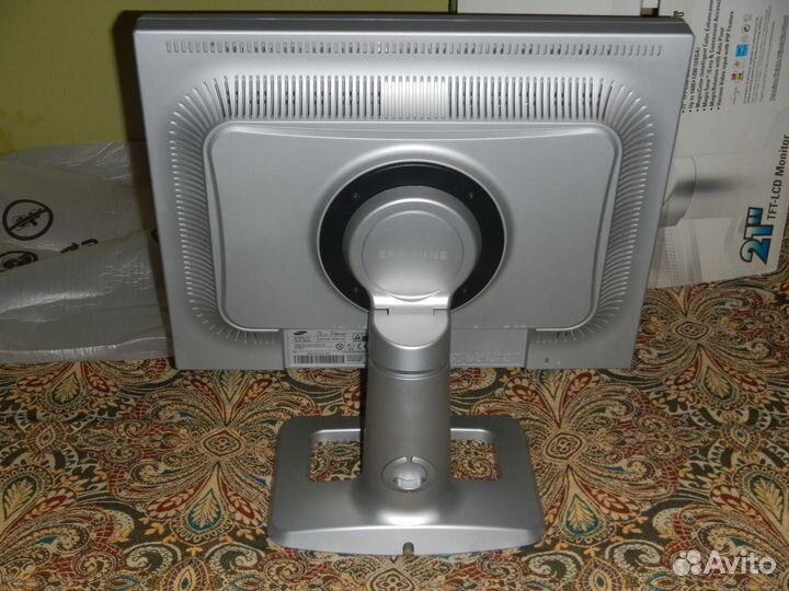 LCD монитор 21