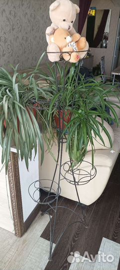 Подставка для цветов напольная металлическая