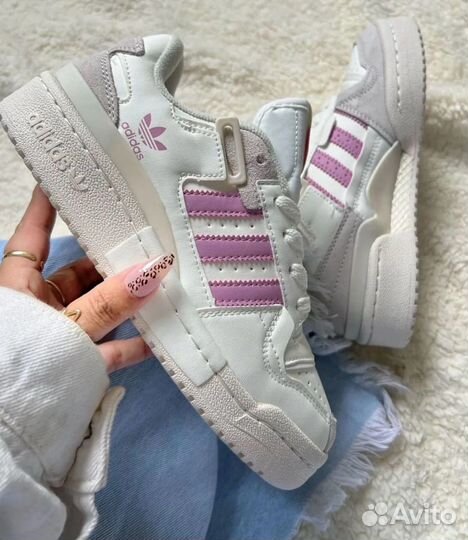 Кроссовки женские Adidas