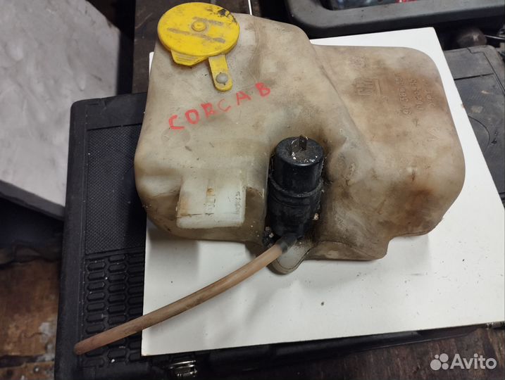 Бачок омывателя Opel Corsa b