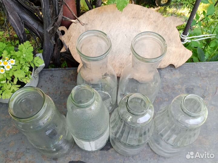 Бутылка из под сока с винтовыми крышками