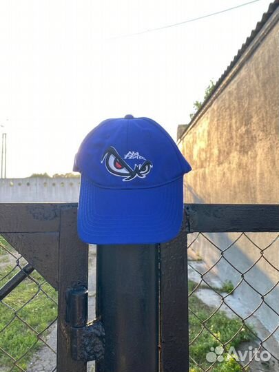 Кепка nofear и джинсы Levi's