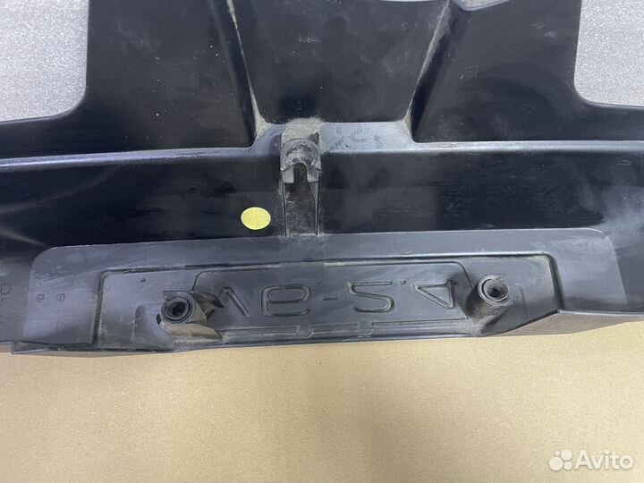 Декоративная крышка двс Ауди А6 С6 2.4