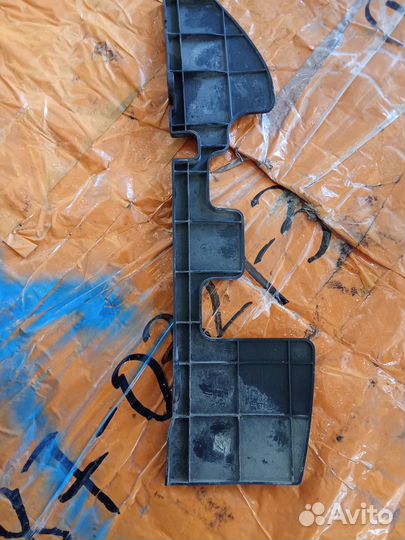 Пластик капота Kia ceed 1