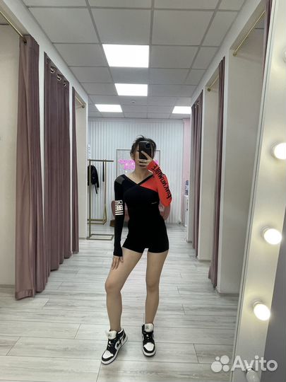 Рашгард reebok женский