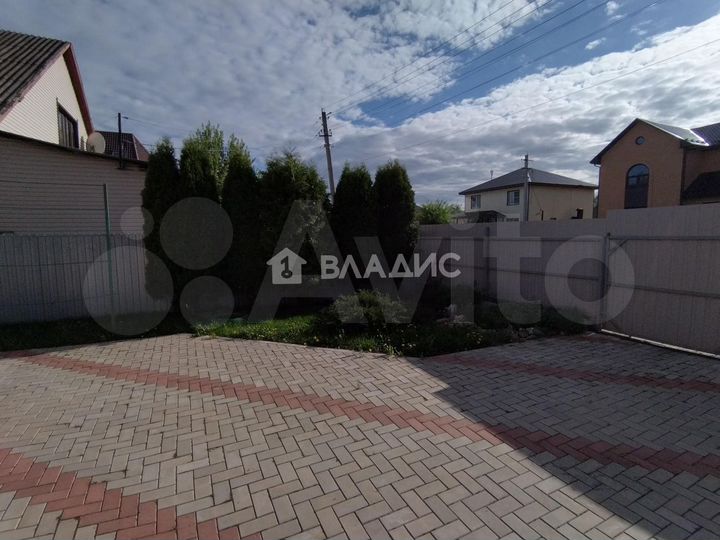 Дом 180 м² на участке 20 сот.