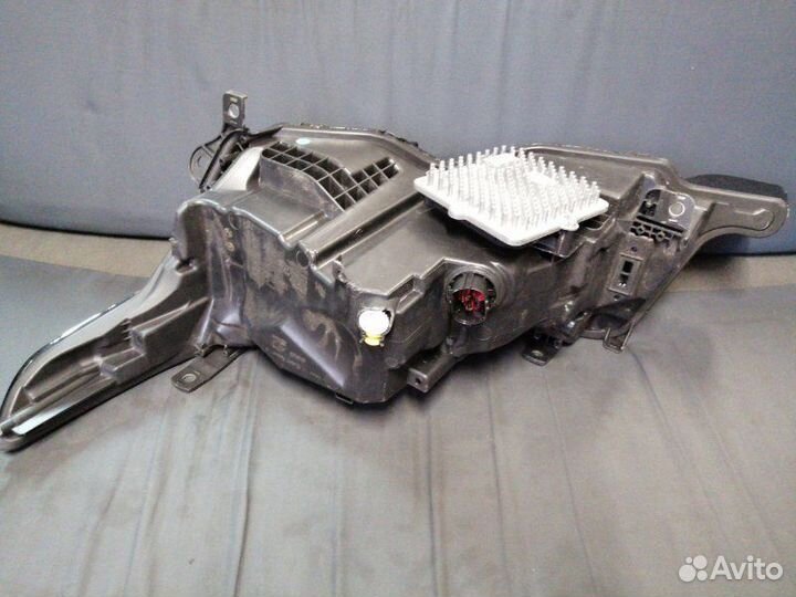 Фара передняя правая Land Rover Range Rover Sport