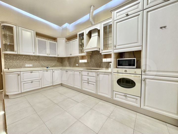 2-к. квартира, 94 м², 4/11 эт.