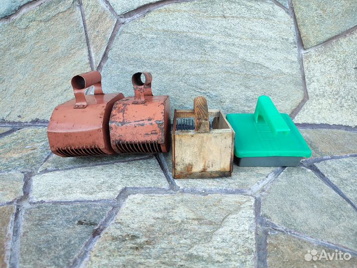 Комбайны, совки ручные для сбора ягод, СССР