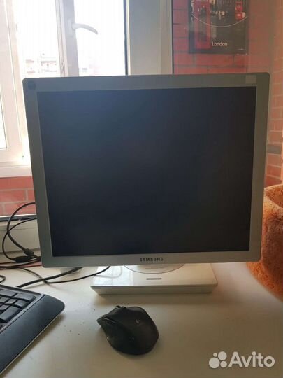 Монитор Samsung 970p
