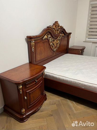 Спальный гарнитур