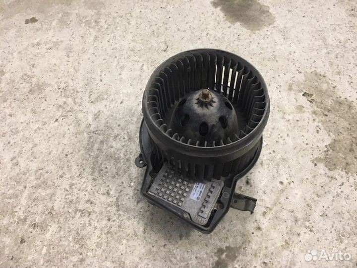 Моторчик отопителя Mercedes W203 (3175)