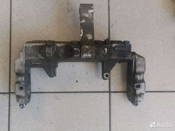 Нижняя перемычка рамы Honda cbr929rr