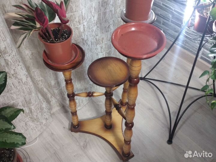 Подставка под цветы