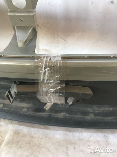 Бампер передний Renault Sandero (2009–2014)