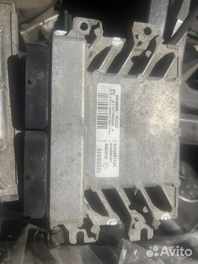 Эбу блок управения двигателем Renault Logan 1
