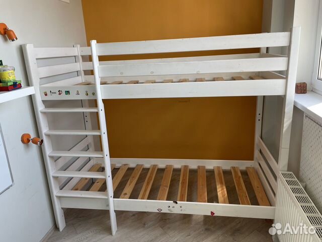 Кровать двухъярусная с матрасами
