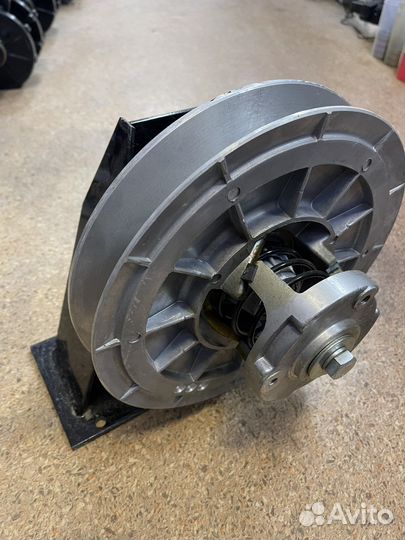 Кронштейн одноопорный на мотобуксировщик