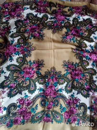 Платок 120 см 120 см новый