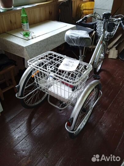 Трехколесный электровелосипед 