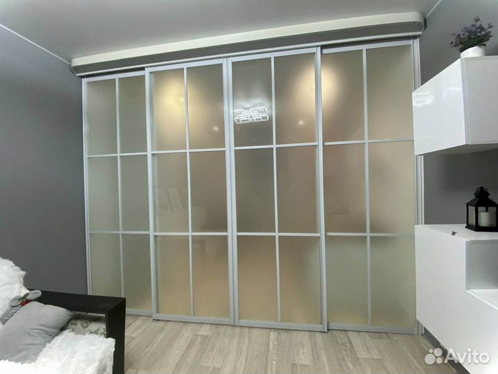 Стеклянная перегородка