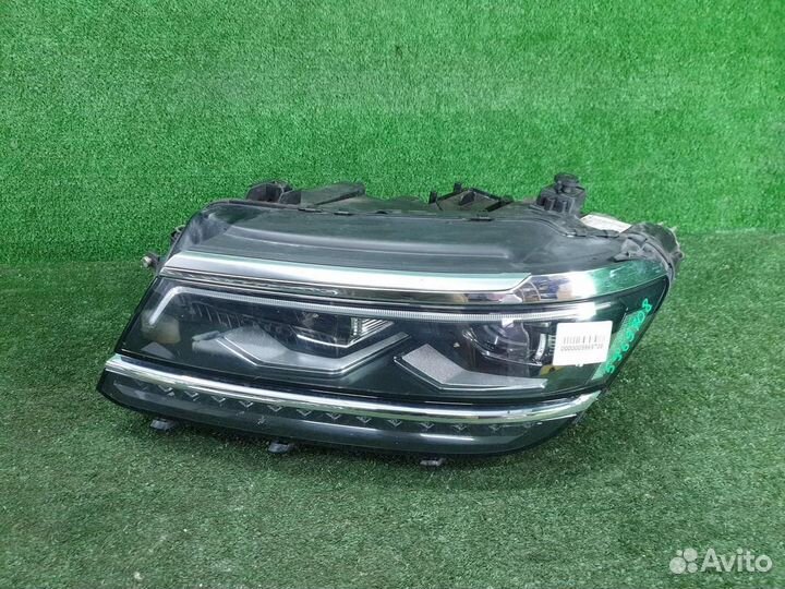 Фара левая Volkswagen Tiguan