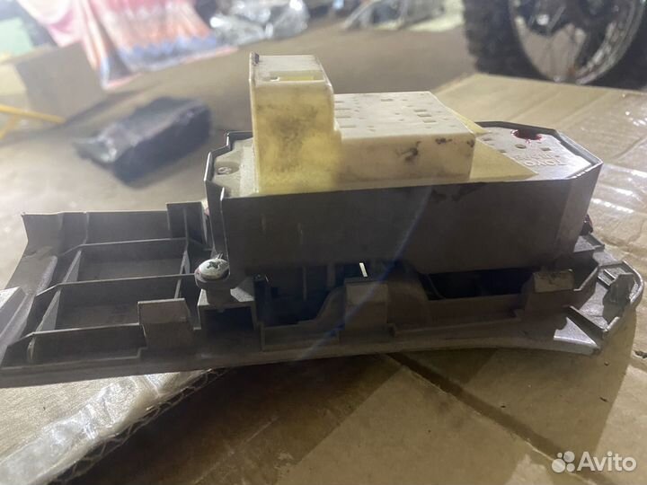 Лок управление стеклоподьемником toyota yaris