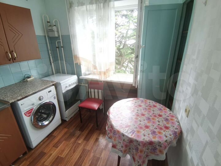 2-к. квартира, 40 м², 5/5 эт.