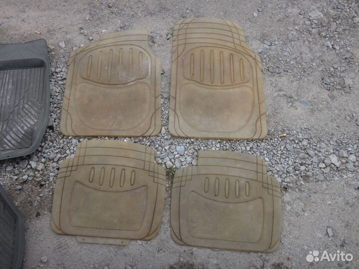 Коврики в салон универсальные