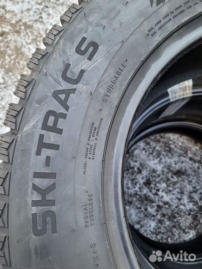 Armstrong Ski-Trac S 235/55 R19