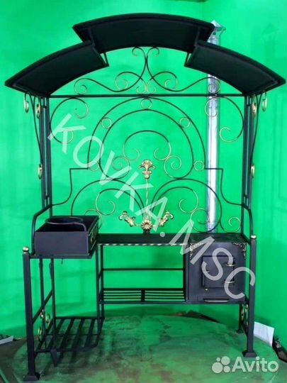 Мангал с крышей