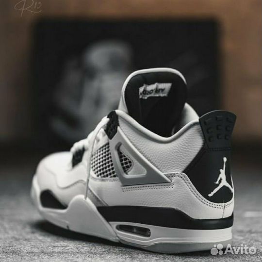 Air Jordan 4 Retro Military Black