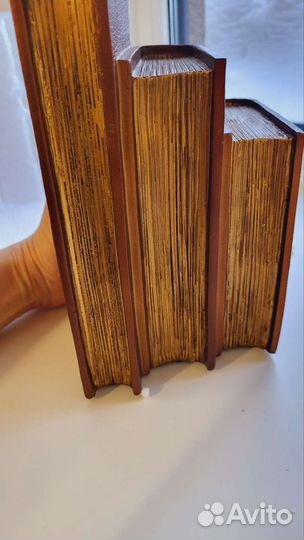 Статуэтки, подсвечники, картины