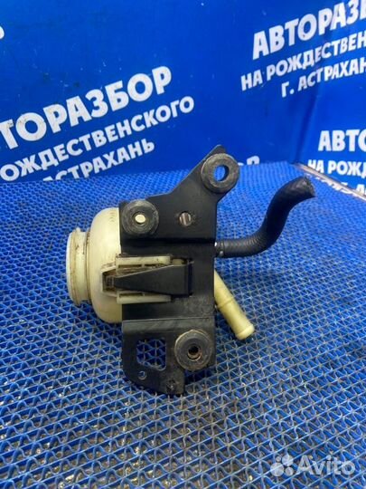 Бачок гидроусилителя Nissan Cefiro A33 седан VQ20