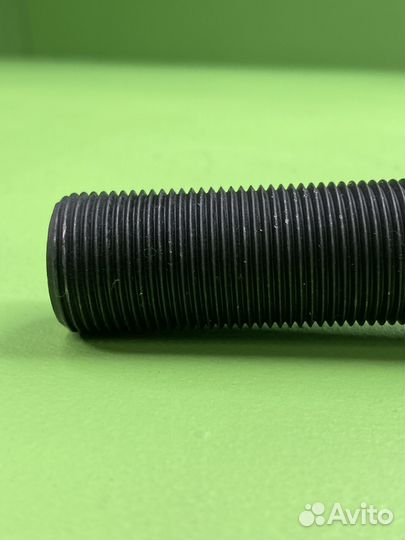 Болт M22x1.5x124/114 колесный задн.\volvo FH12 M41