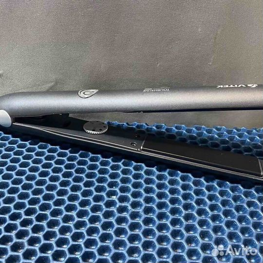 Выпрямитель для волос Vitek VT-8404BK