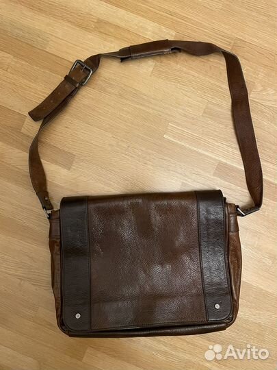 Кожаная сумка Kenneth Cole New York