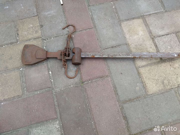 Весы старинные