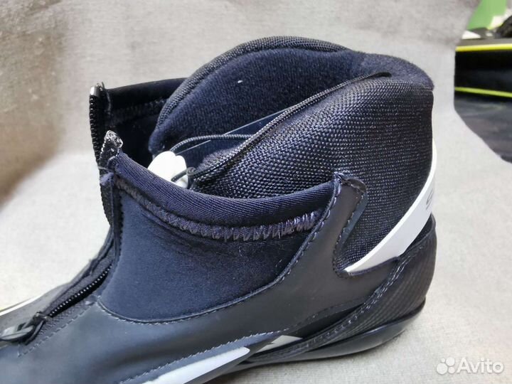 Ботинки лыжные